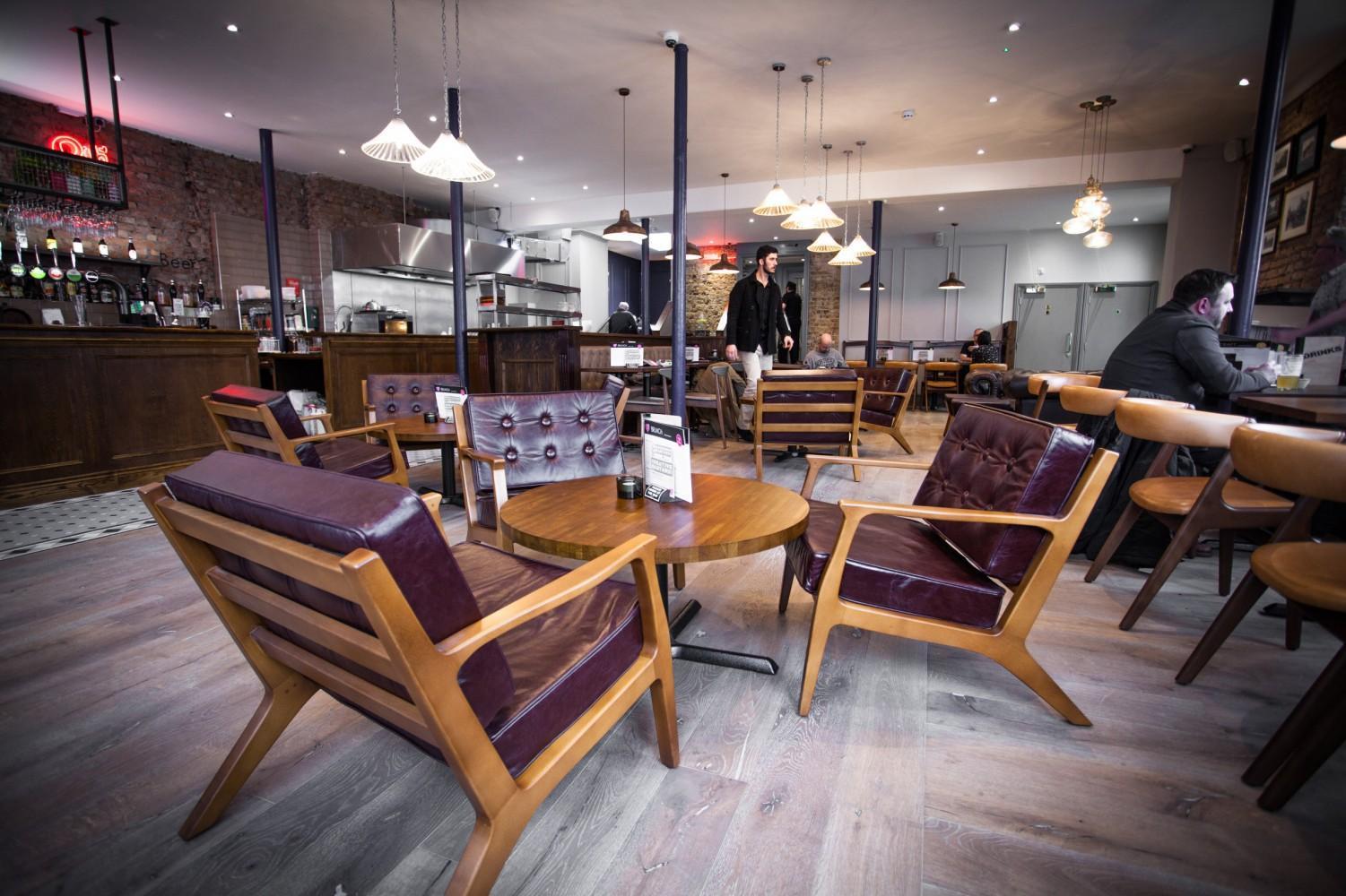 Ostello Publove @ The Crown, Battersea *