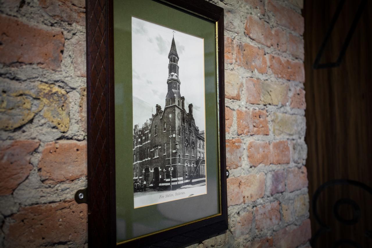 Publove @ The Crown, Battersea Ostello *