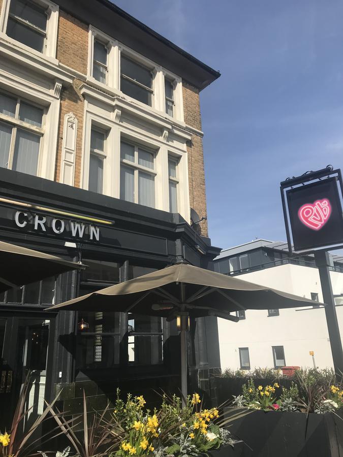 Ostello Publove @ The Crown, Battersea *