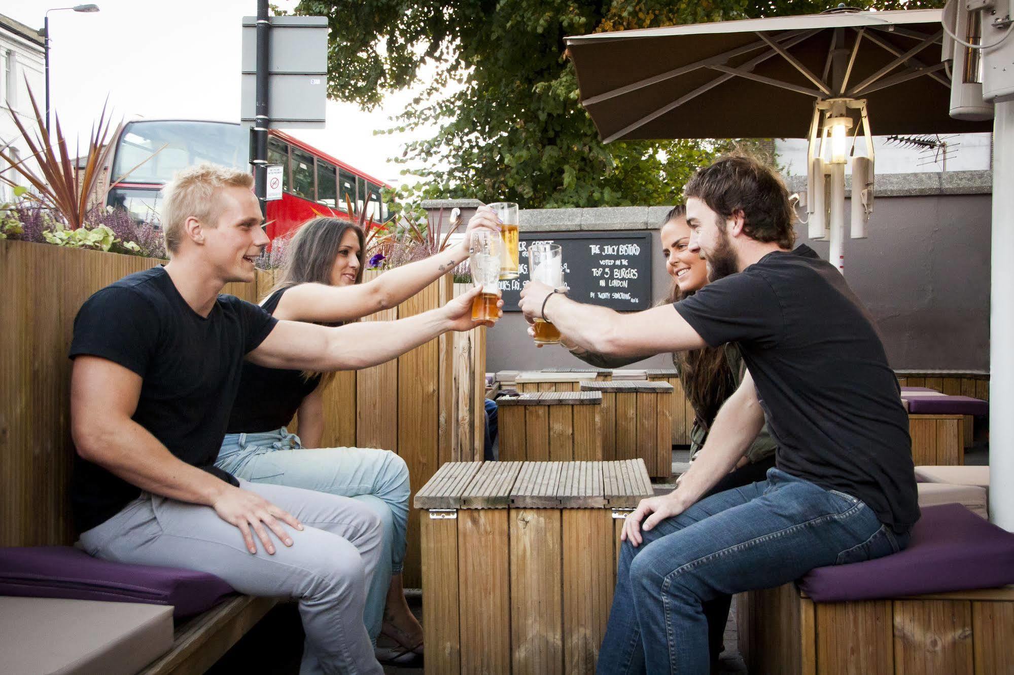Publove @ The Crown, Battersea Londra